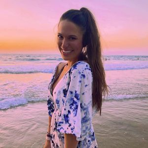 Meet your Posher, Caroline